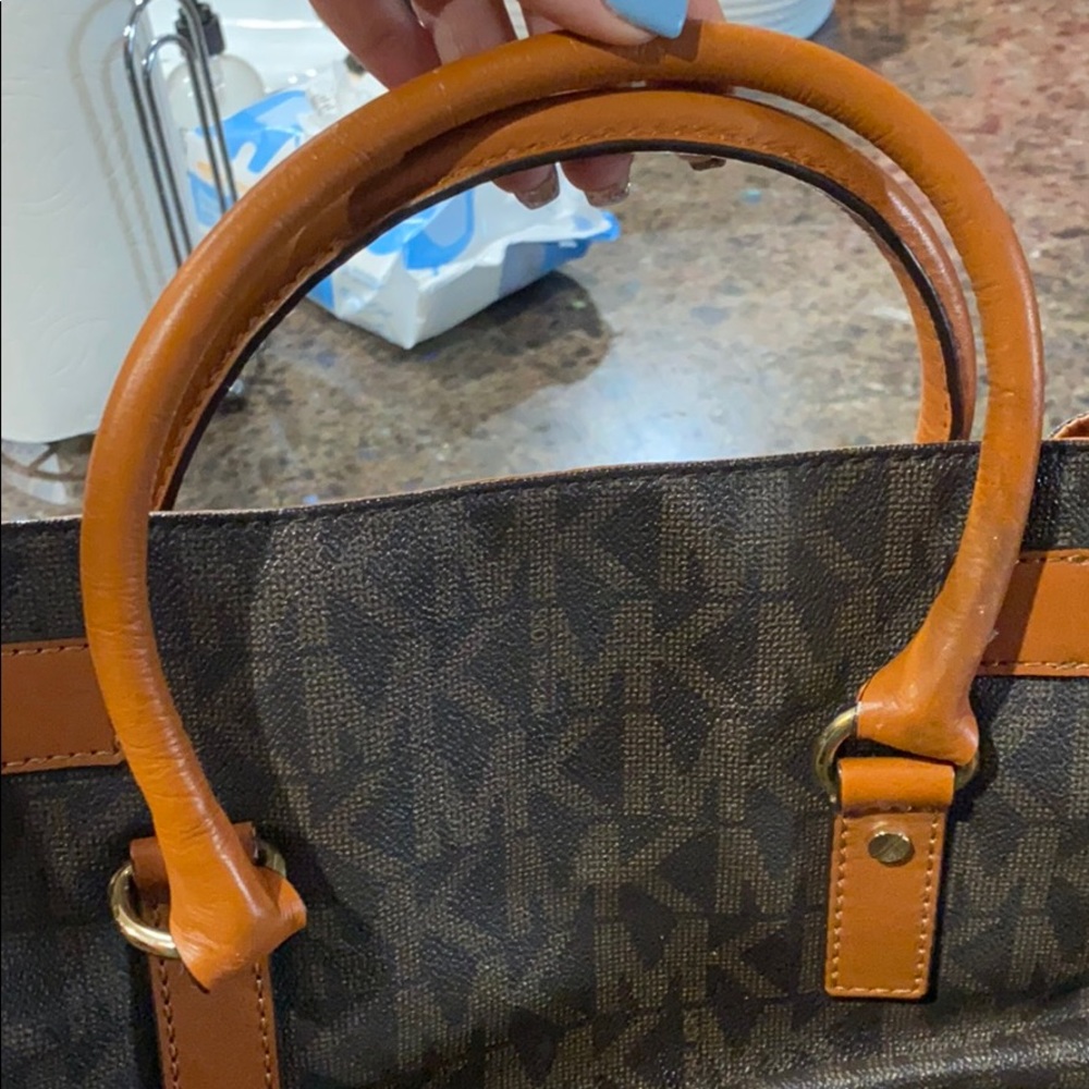 Michael Kors Hamilton Tote - Picture 6 of 9